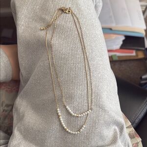 Elegant Gold and Pearl Necklace